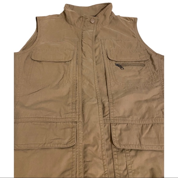SOLD-Magellan’s Women’s Traveler’s Pocket Vest, size Medium - Picture 9 of 13